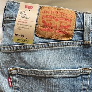LEVIS 512 slim taper jeans!!!